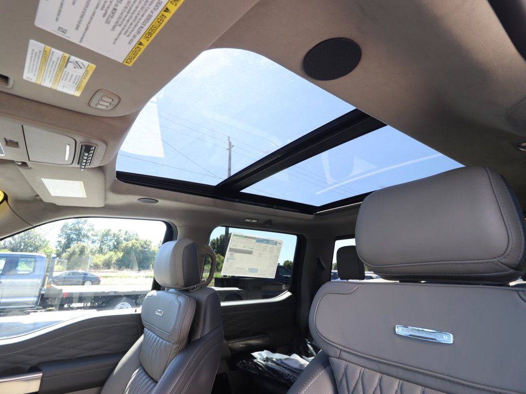 New 2027 Ford F250 Platinum w/ Platinum Plus Package AWD/4WD image 6