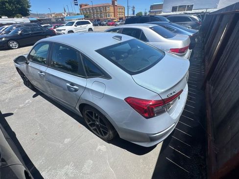 Used 2023 Honda Civic Sport image 6