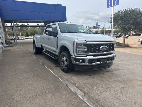 Used 2023 Ford F350 Lariat w/ FX4 Off-Road Package image 2