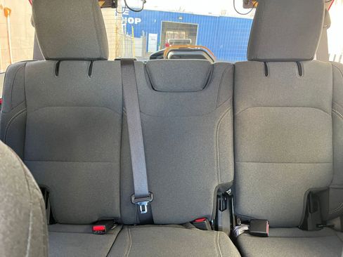 Used 2025 Jeep Wrangler Sport S image 37