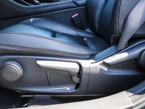 Used 2021 MAZDA MAZDA3 s FWD image 25