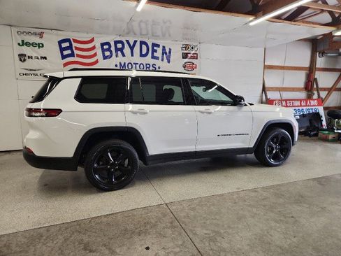 Used 2023 Jeep Grand Cherokee L Laredo image 1