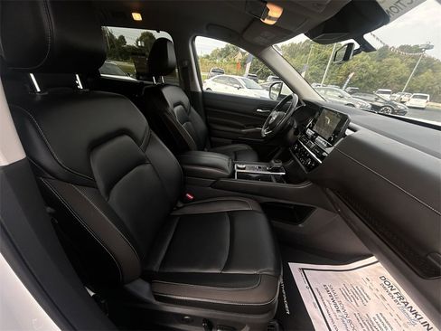 Certified 2023 Nissan Pathfinder SL image 31