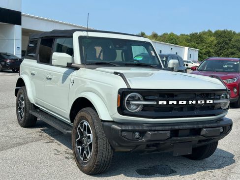 Used 2021 Ford Bronco Outer Banks AWD/4WD image 3