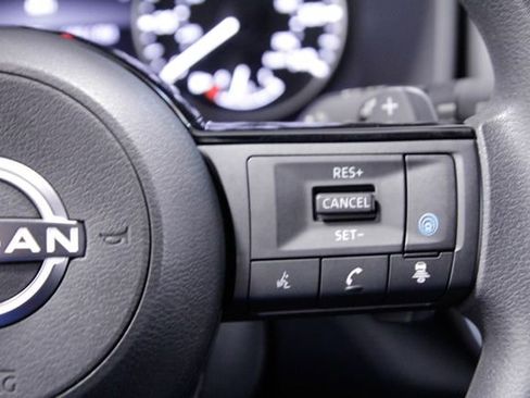 Used 2023 Nissan Rogue SV image 25