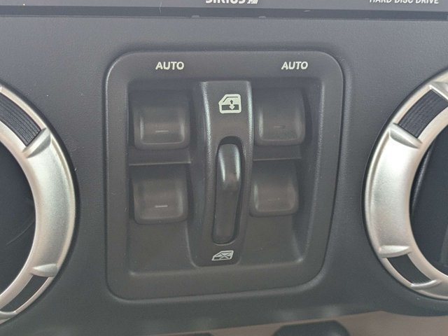 Used 2017 Jeep Wrangler Unlimited Sahara w/ Connectivity Group AWD/4WD image 26