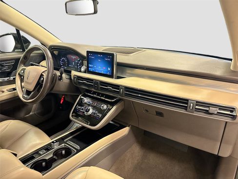Used 2021 Lincoln Corsair Standard image 28