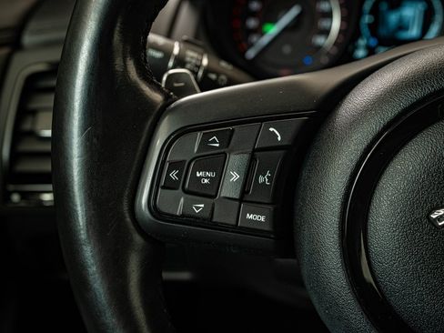 Used 2020 Jaguar F-TYPE Coupe image 28