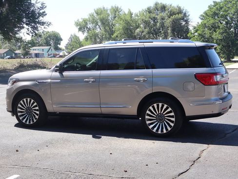 Used 2018 Lincoln Navigator Reserve w/ Technology Package AWD/4WD image 8