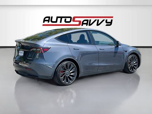 Used 2023 Tesla Model Y Performance AWD/4WD image 7