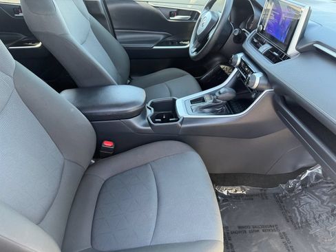 Used 2025 Toyota RAV4 XLE FWD image 13