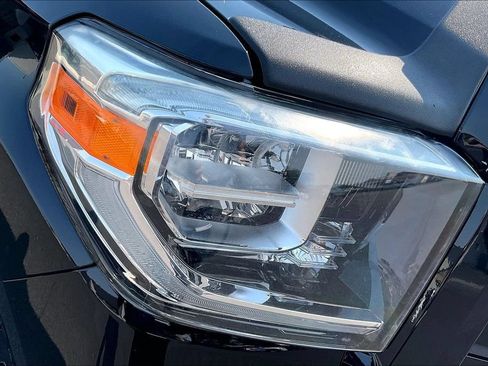 Used 2018 Toyota Tundra Limited w/ Limited Premium Package AWD/4WD image 30