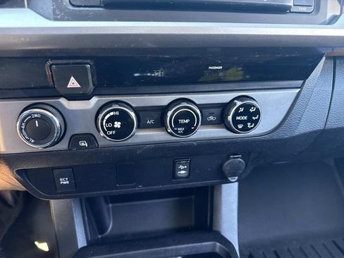 Used 2016 Toyota Tacoma SR5 w/ SR5 Appearance Package (SN) AWD/4WD image 30