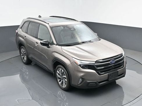 Used 2025 Subaru Forester Touring image 23
