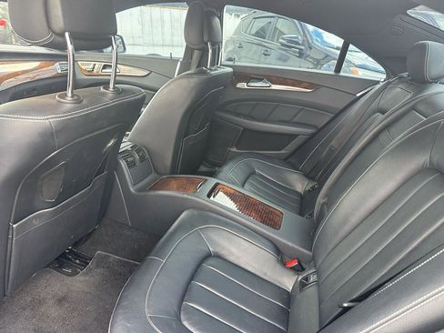 Used 2014 Mercedes-Benz CLS 550 4MATIC w/ Premium 1 Package image 9