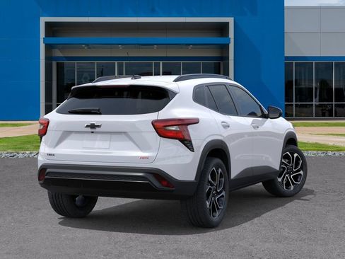 New 2026 Chevrolet Trax RS w/ Sunroof Package FWD image 4