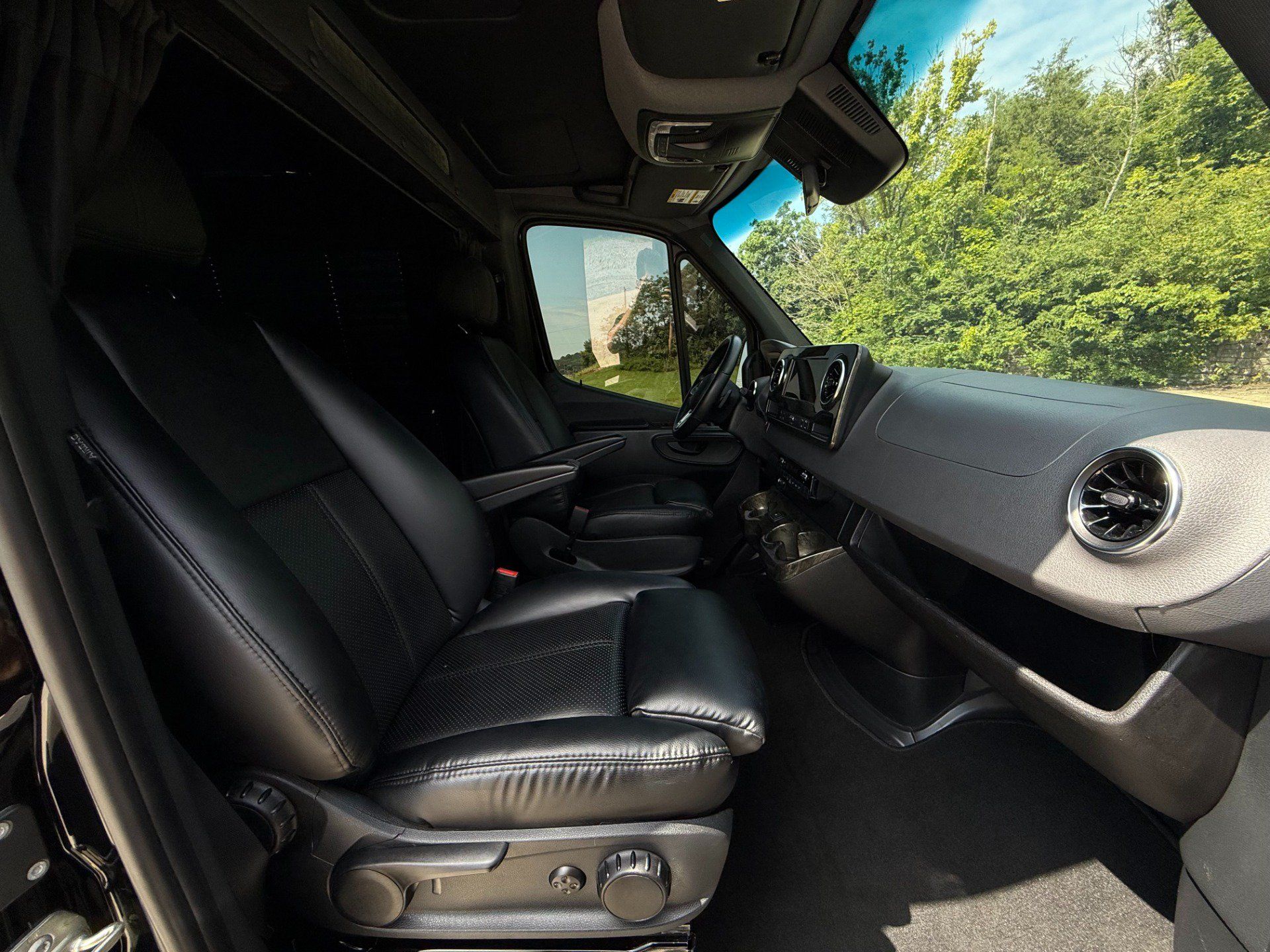 Used 2022 Mercedes-Benz Sprinter 3500 image 15