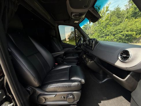 Used 2022 Mercedes-Benz Sprinter 3500 image 15