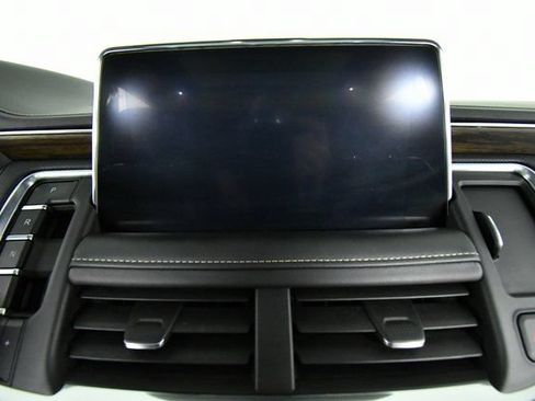 Used 2021 Chevrolet Tahoe Premier w/ Premium Package AWD/4WD image 4