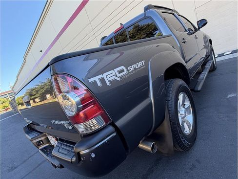 Used 2015 Toyota Tacoma PreRunner w/ TRD Sport Package RWD image 27