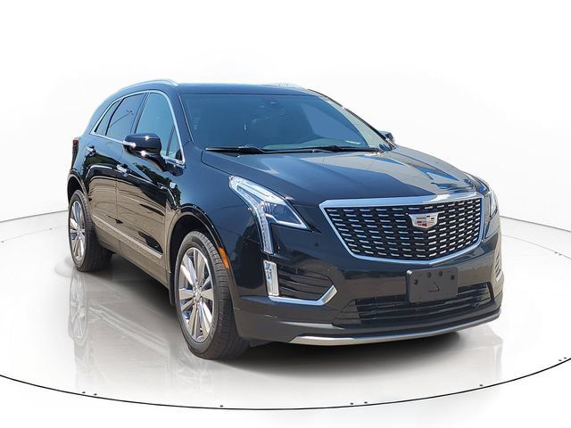 Certified 2025 Cadillac XT5 Premium Luxury w/ LPO, Floor Liner Package AWD/4WD image 2
