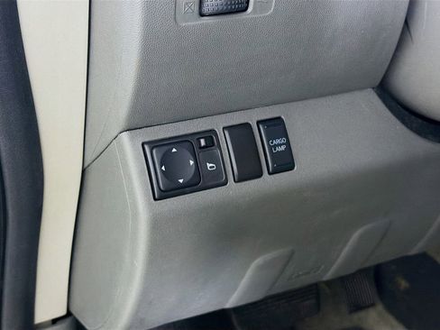 Used 2015 Nissan Frontier SL image 12