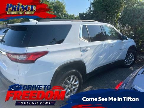 Used 2021 Chevrolet Traverse LT FWD image 1