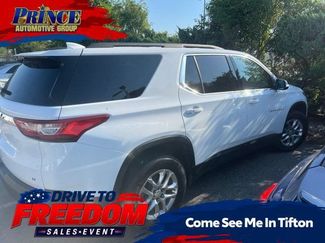 Used 2021 Chevrolet Traverse LT FWD video 1