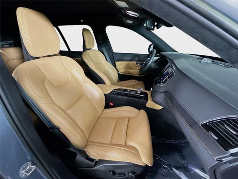 Used 2023 Volvo XC90 T8 Ultimate w/ Lounge Package AWD/4WD image 31