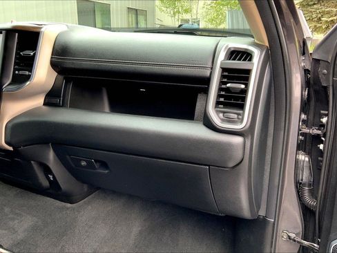 Certified 2021 RAM 1500 Laramie w/ Off Road Group AWD/4WD image 16