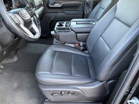 Used 2025 GMC Sierra 1500 SLT AWD/4WD image 7