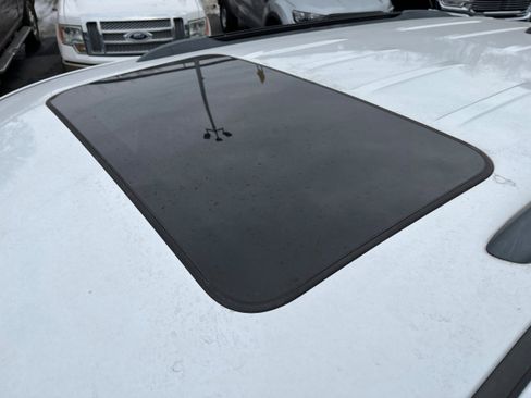 Used 2019 Jeep Grand Cherokee Laredo image 7