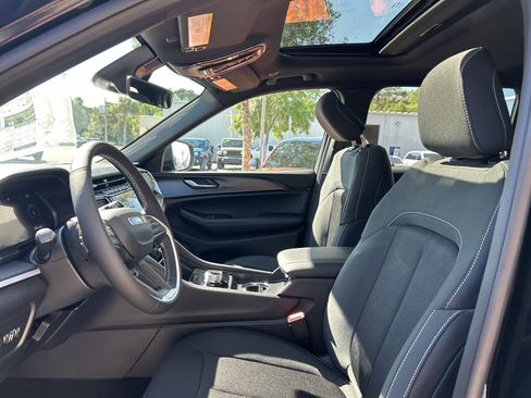 New 2026 Jeep Grand Cherokee Laredo X RWD image 12