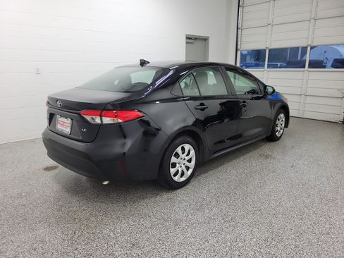 Used 2024 Toyota Corolla LE FWD image 4