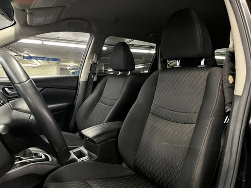 Used 2020 Nissan Rogue SV FWD image 18
