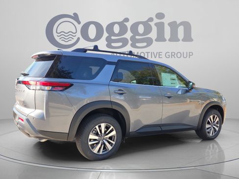 Certified 2026 Nissan Pathfinder SL AWD/4WD image 6