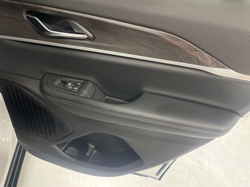 New 2025 Jeep Grand Cherokee Limited image 21