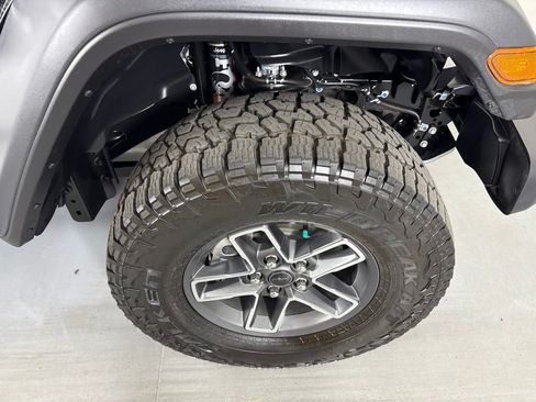 Used 2025 Jeep Gladiator Mojave w/ Safety Group AWD/4WD image 11
