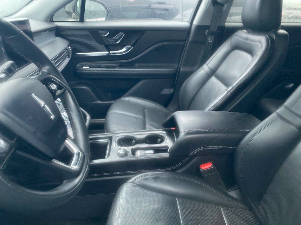 Used 2022 Lincoln Corsair AWD w/ Premium Package image 16