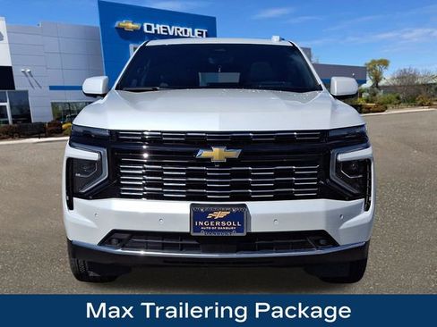 Used 2025 Chevrolet Suburban High Country image 3