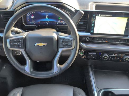 Used 2025 Chevrolet Silverado 2500 LTZ w/ LTZ Convenience Package AWD/4WD image 33