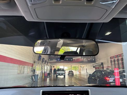 Used 2020 Toyota RAV4 XLE w/ Convenience Package AWD/4WD image 17