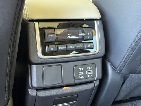 New 2026 Subaru Ascent Limited AWD/4WD image 15