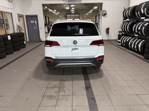 Used 2023 Volkswagen Taos SE w/ Black Wheel Package FWD image 8