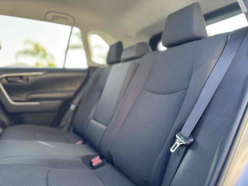 Used 2019 Toyota RAV4 LE w/ Carpet Mat Package image 16