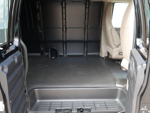New 2026 Chevrolet Express 3500 Extended image 19