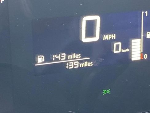 Used 2025 Nissan Kicks SV w/ SV Premium Package image 6