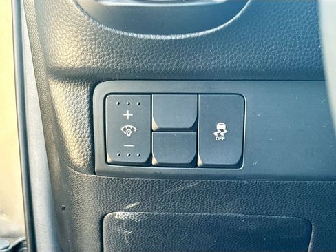 Used 2018 Kia Soul + FWD image 10