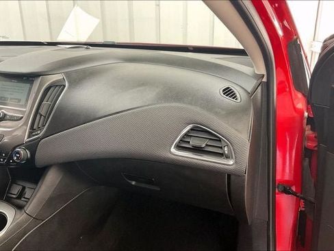 Used 2017 Chevrolet Cruze LT w/ Convenience Package FWD image 17