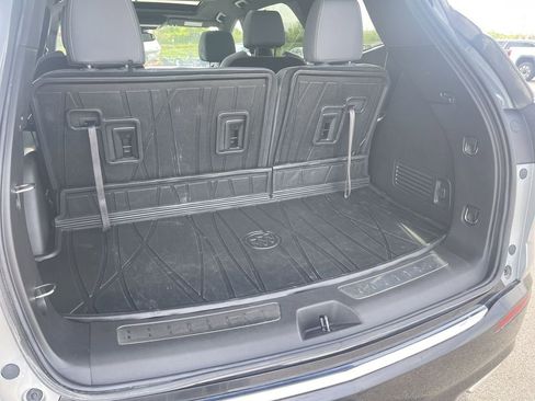Used 2024 Buick Enclave Essence w/ Experience Buick Package FWD image 15